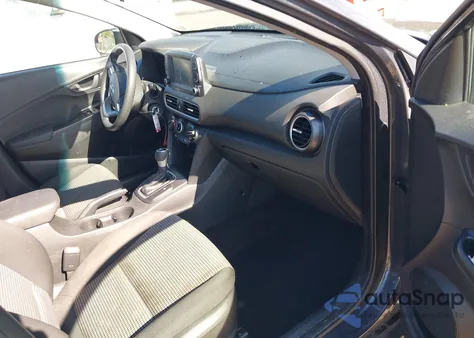 2018 Hyundai Kona Se z USA, uszkodzony, nr VIN KM8K12AAXJU181221